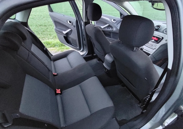 Ford Mondeo cena 21900 przebieg: 262000, rok produkcji 2007 z Czyżew małe 326